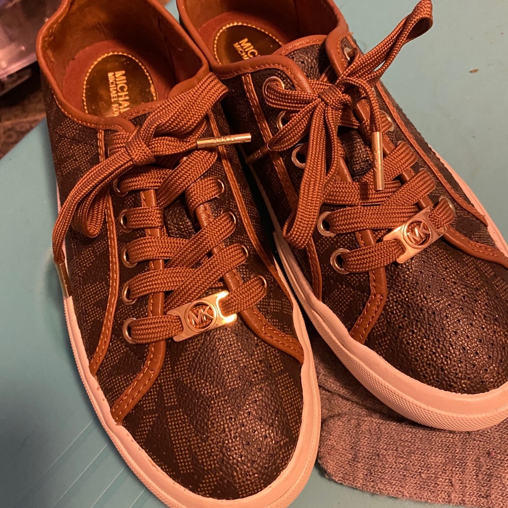 MK shoes